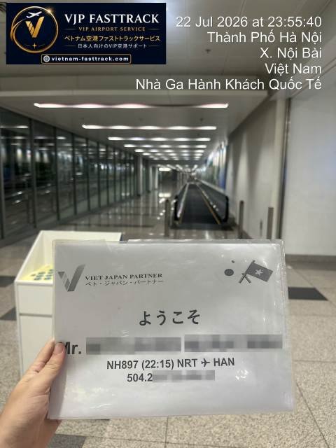 VJP FASTTRACK representative waiting for the NH897 passenger near the immigration area at Hanoi Noi Bai International Airport